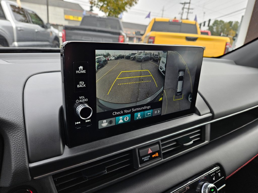 Used 2025 Honda Pilot Black Edition image 30