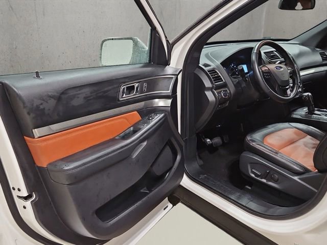 Certified 2019 Ford Explorer XLT w/ Equipment Group 202A AWD/4WD image 13