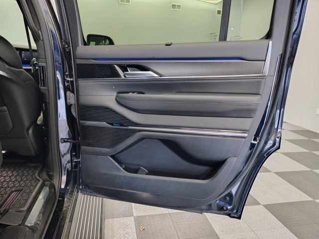 Used 2025 Jeep Grand Wagoneer Series II Obsidian w/ Quick Order Packagew 28T AWD/4WD image 16