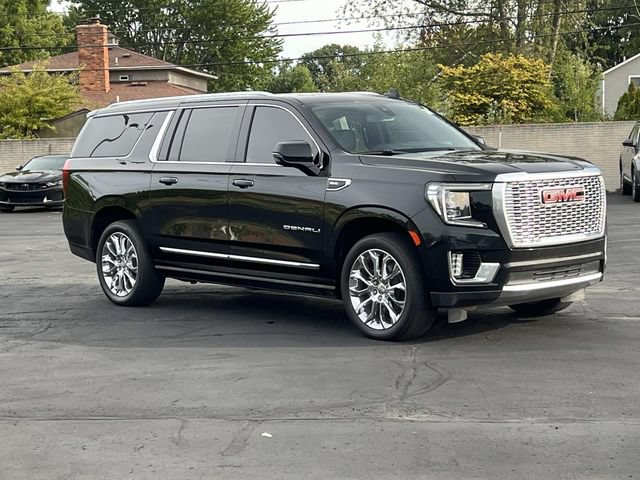 Used 2022 GMC Yukon XL Denali AWD/4WD image 7