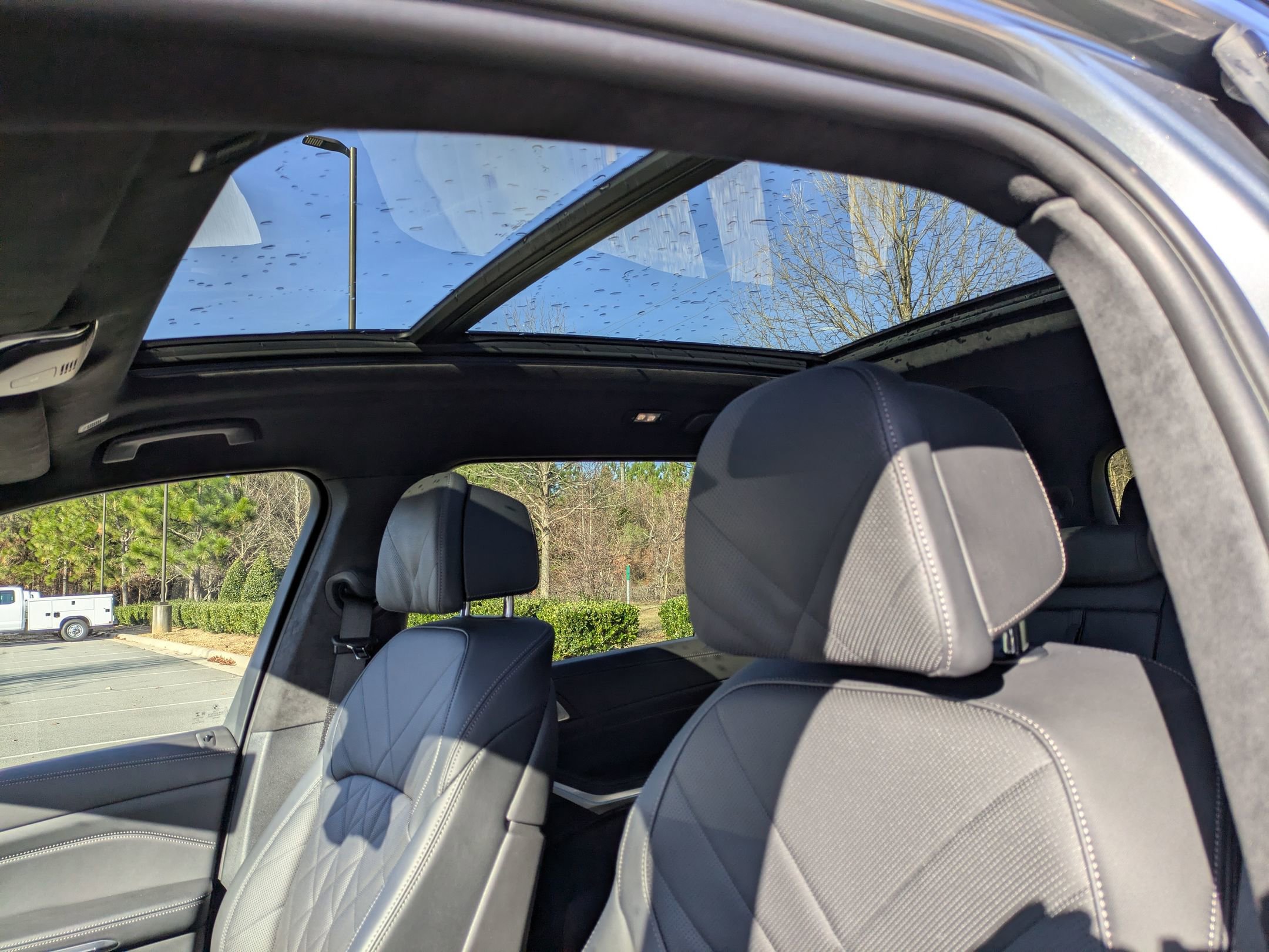 Used 2023 BMW X7 xDrive40i w/ M Sport Package image 27