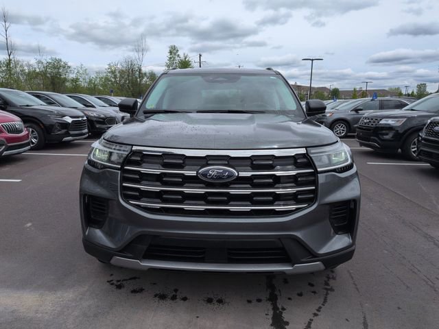 Certified 2025 Ford Explorer Active AWD/4WD image 2