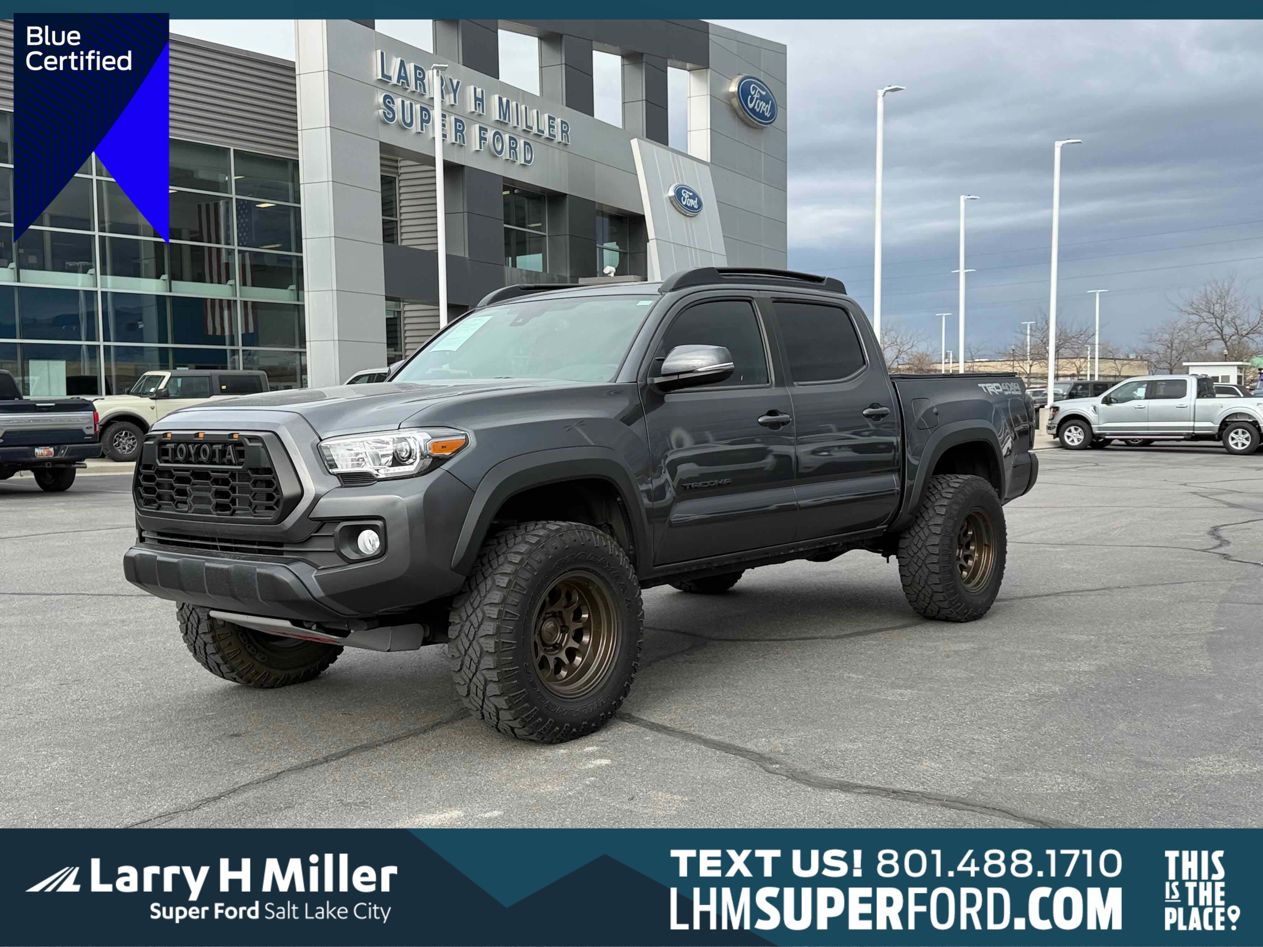 Used 2022 Toyota Tacoma TRD Off-Road image 1