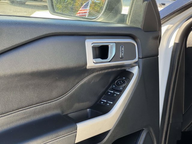 Certified 2022 Ford Explorer XLT w/ Equipment Group 202A AWD/4WD image 17