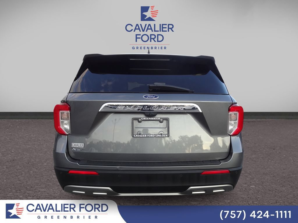 Certified 2022 Ford Explorer XLT w/ Equipment Group 202A RWD image 3
