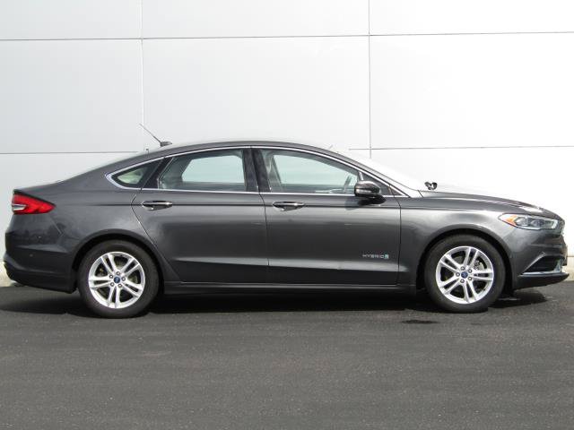 Certified 2018 Ford Fusion SE w/ Equipment Group 602A FWD image 3
