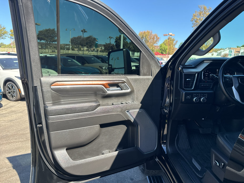 Used 2024 GMC Sierra 2500 Denali w/ Technology Package AWD/4WD image 7