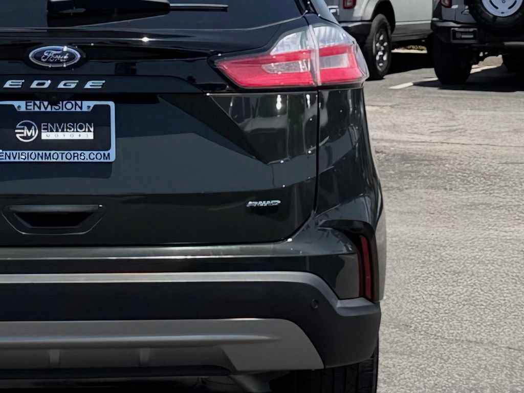 Certified 2024 Ford Edge SEL w/ Convenience Package AWD/4WD image 11