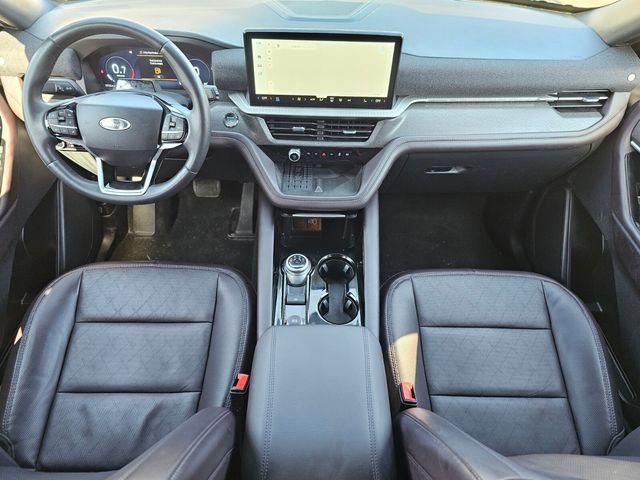 Certified 2025 Ford Explorer Platinum image 12