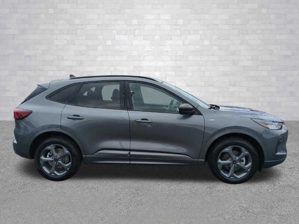 Certified 2024 Ford Escape ST-Line AWD/4WD image 3