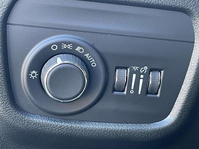 Used 2024 Jeep Grand Cherokee L Laredo image 18