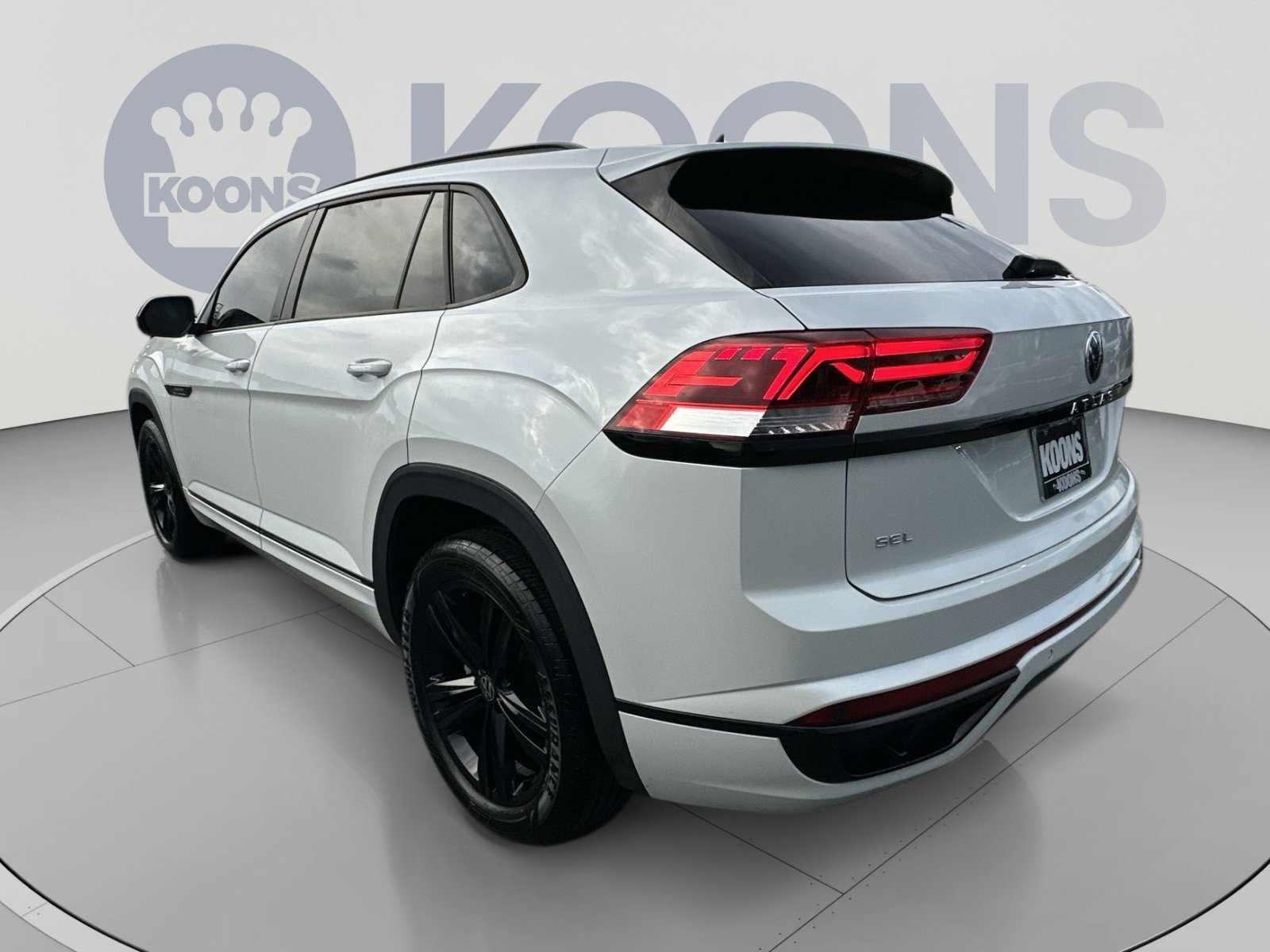 Used 2023 Volkswagen Atlas Cross Sport SEL R-Line AWD/4WD image 8