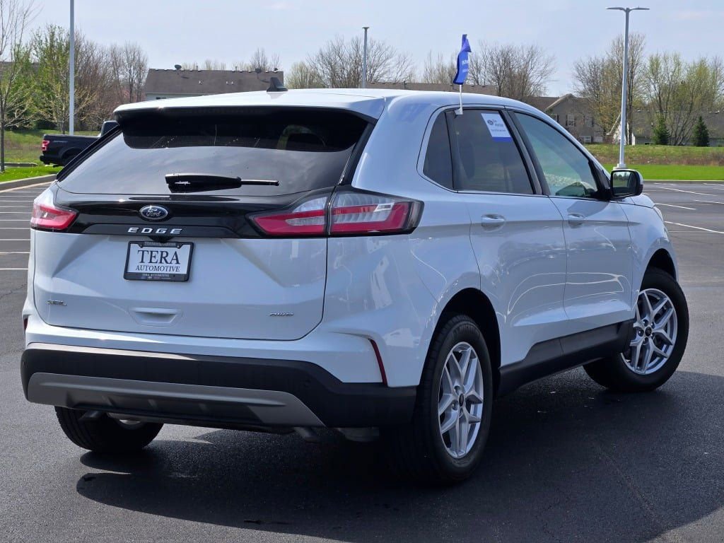 Certified 2024 Ford Edge SEL image 13