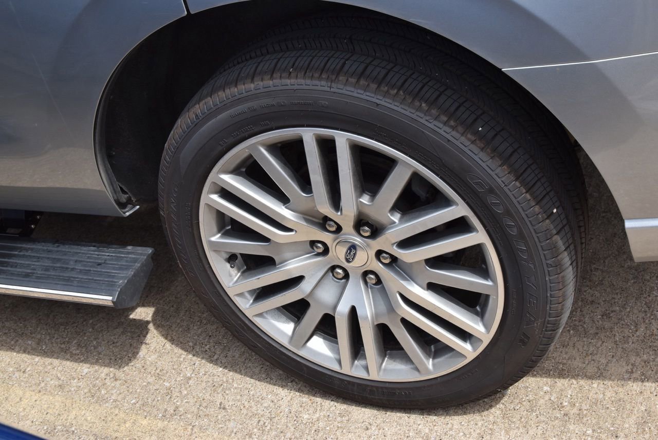 Certified 2023 Ford Expedition Platinum image 10