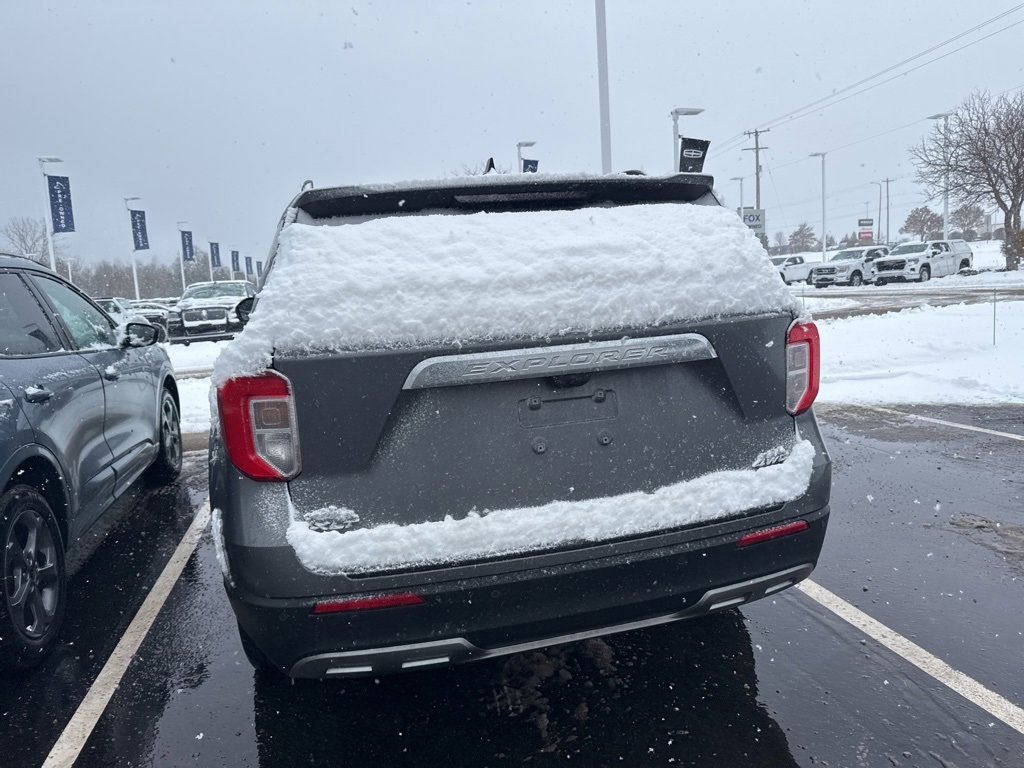 Certified 2023 Ford Explorer XLT w/ Equipment Group 202A image 5