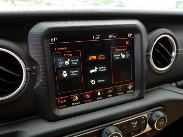 Used 2022 Jeep Wrangler Unlimited Sahara w/ Cold Weather Group AWD/4WD image 29