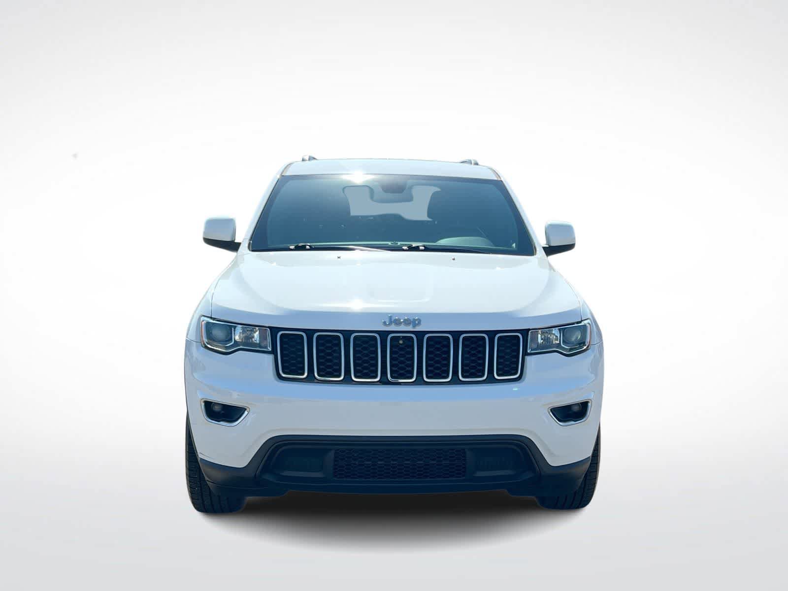 Used 2021 Jeep Grand Cherokee Laredo AWD/4WD image 3