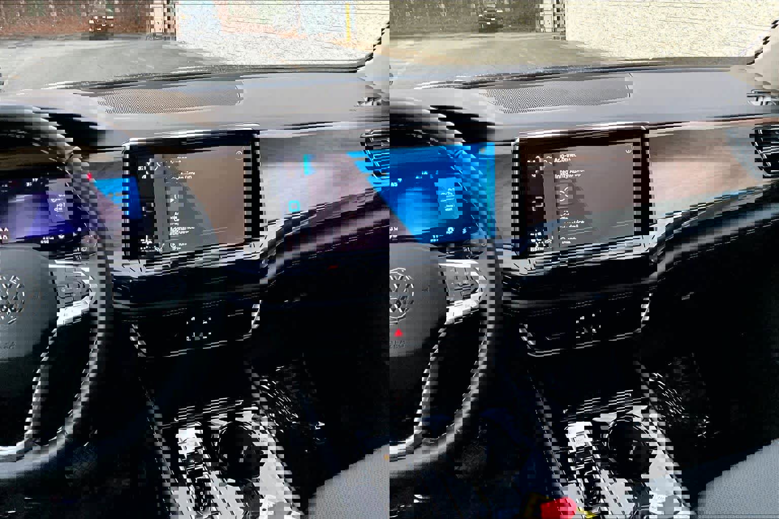 Used 2025 Volkswagen Atlas SE image 6