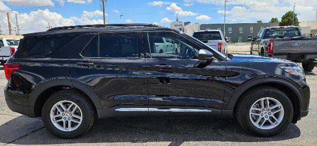 Certified 2025 Ford Explorer Active AWD/4WD image 5