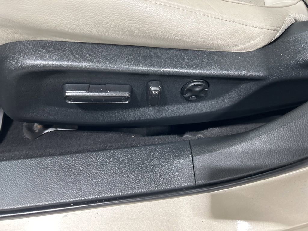 Used 2019 Honda Accord EX-L image 11