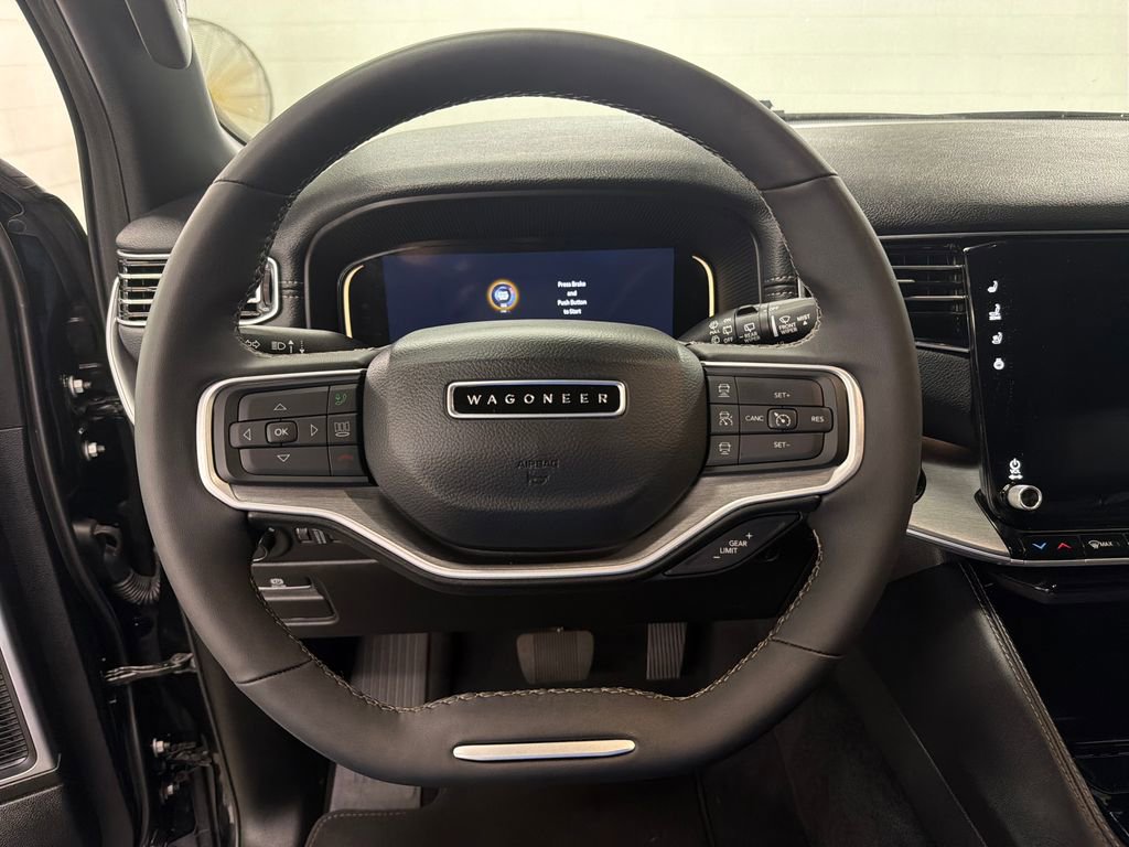 Used 2025 Jeep Wagoneer 4WD image 18