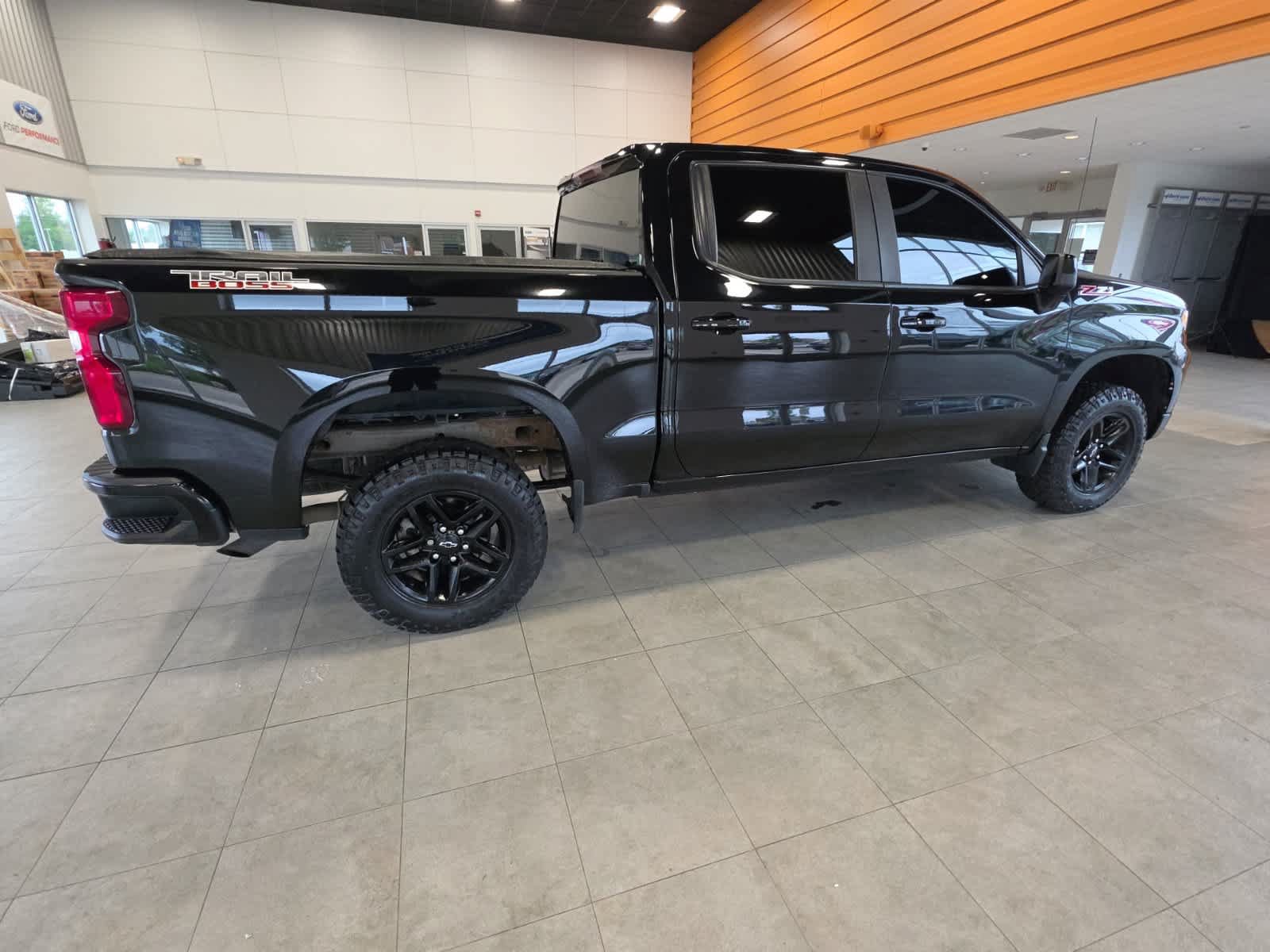 Used 2022 Chevrolet Silverado 1500 LT Trail Boss AWD/4WD image 7