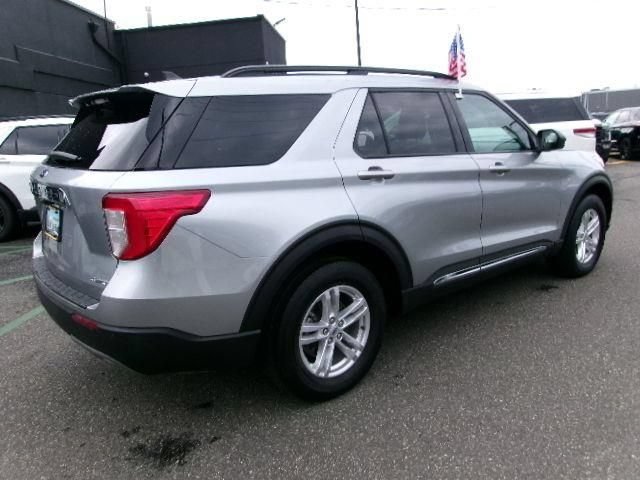 Certified 2023 Ford Explorer XLT w/ Equipment Group 202A AWD/4WD image 6