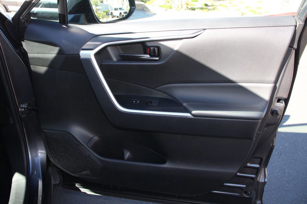 Used 2024 Toyota RAV4 LE image 27