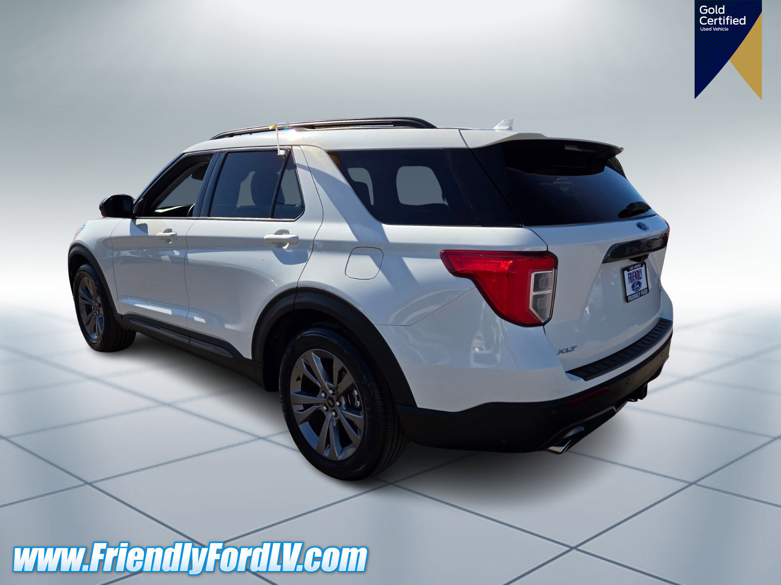 Certified 2022 Ford Explorer XLT w/ Equipment Group 202A image 3