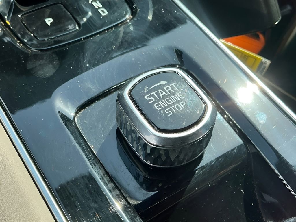 Used 2025 Volvo XC90 B6 Plus image 35