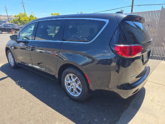 Used 2024 Chrysler Voyager LX FWD image 6