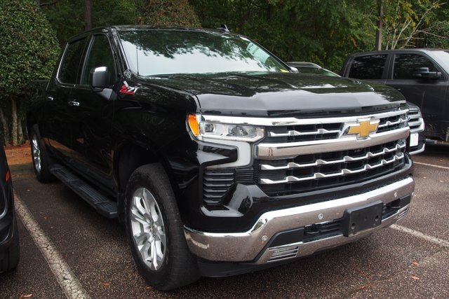 Used 2023 Chevrolet Silverado 1500 LTZ AWD/4WD image 2