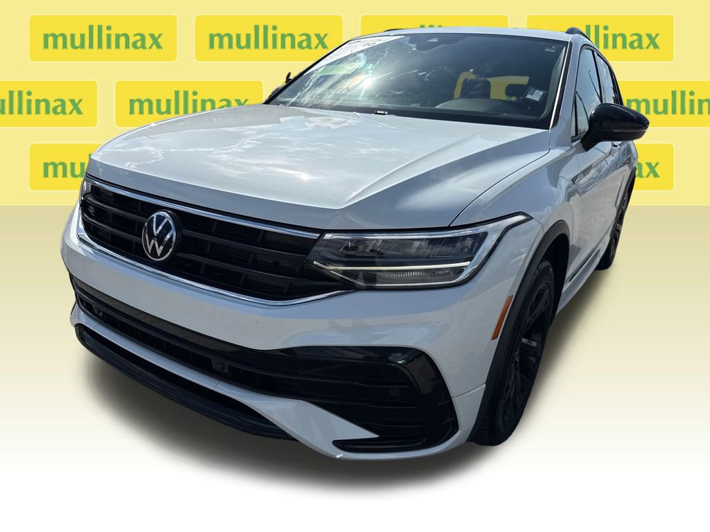 Used 2023 Volkswagen Tiguan SE R-Line image 11