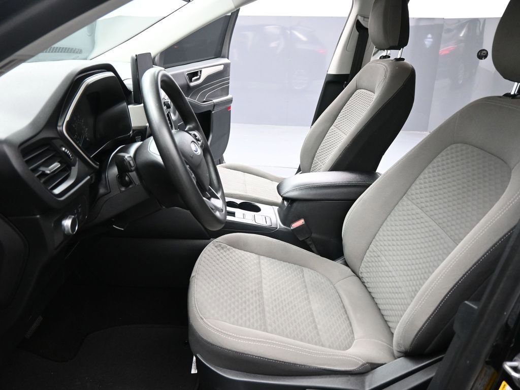 Certified 2022 Ford Escape SE image 35