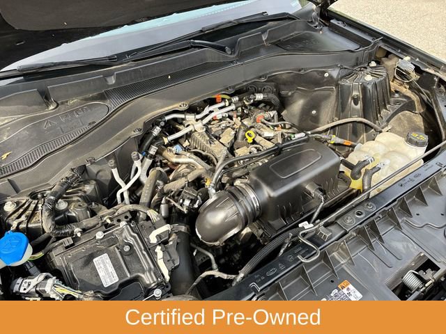 Certified 2022 Ford Explorer XLT w/ Equipment Group 202A image 10
