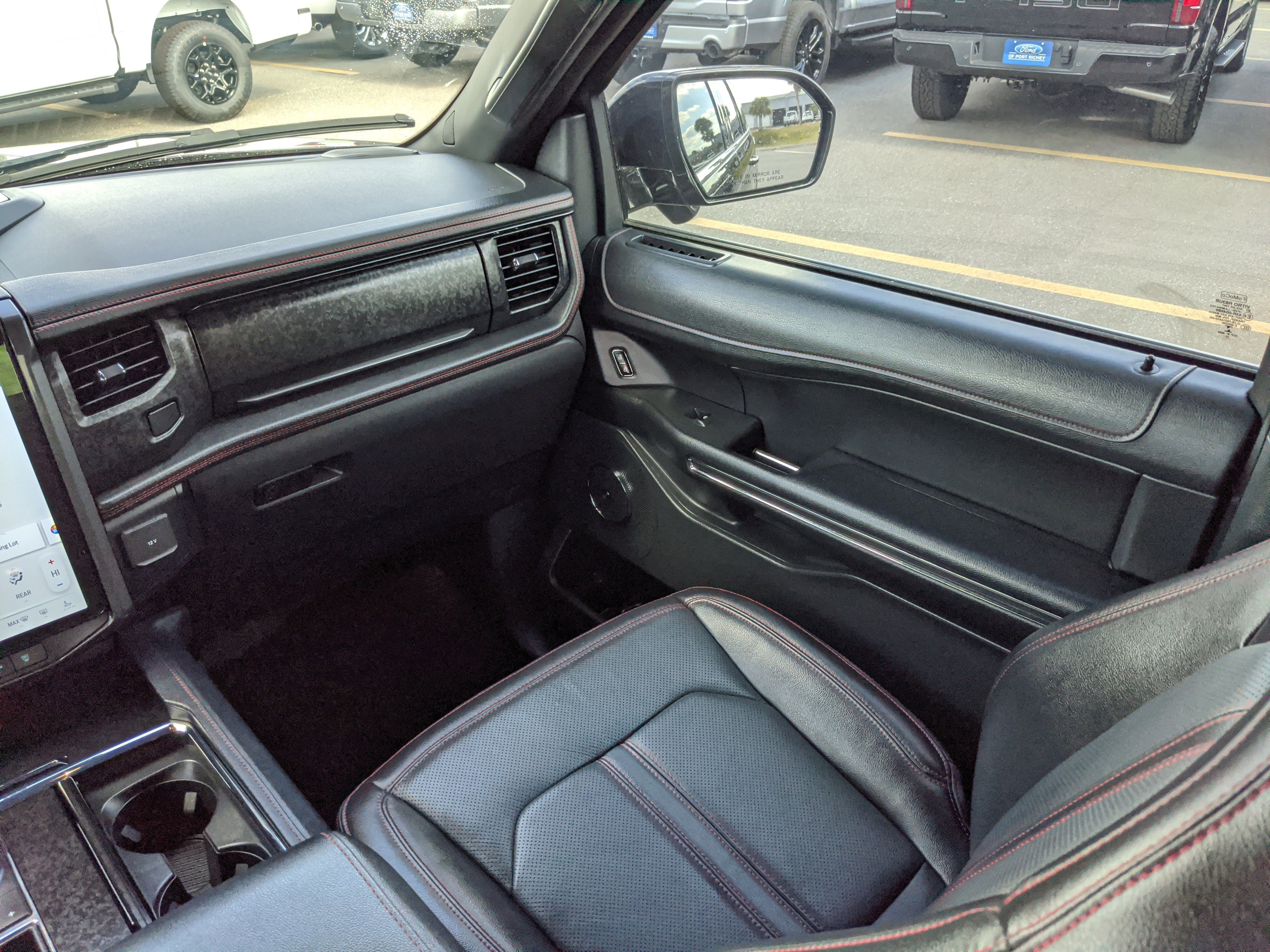 Certified 2023 Ford Expedition Limited image 17