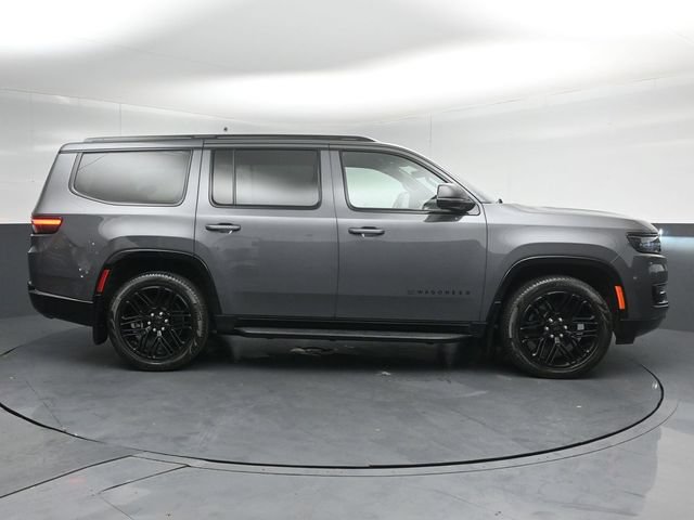 Used 2023 Jeep Wagoneer Series II AWD/4WD image 8