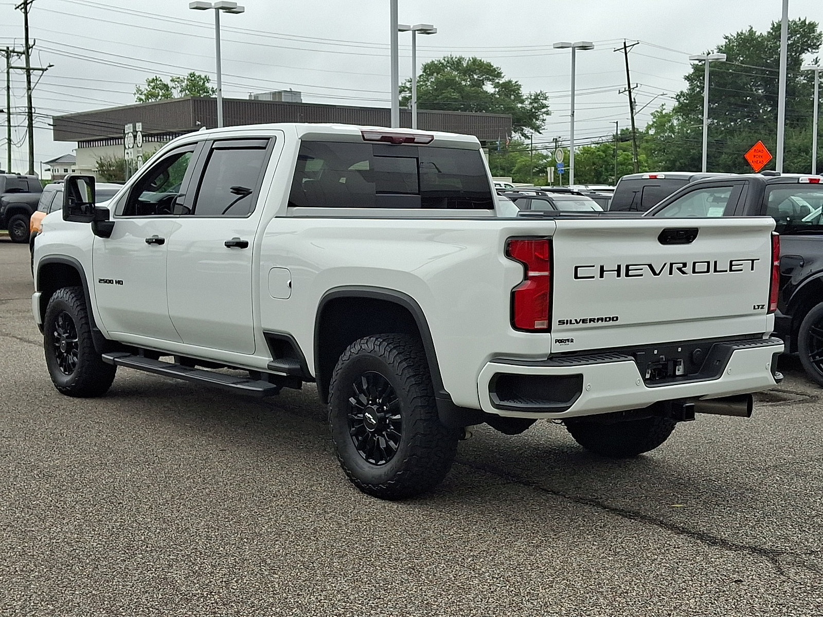 Used 2024 Chevrolet Silverado 2500 LTZ w/ LTZ Plus Package AWD/4WD image 7