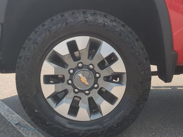 Used 2022 Chevrolet Silverado 2500 Custom w/ Custom Value Package AWD/4WD image 9