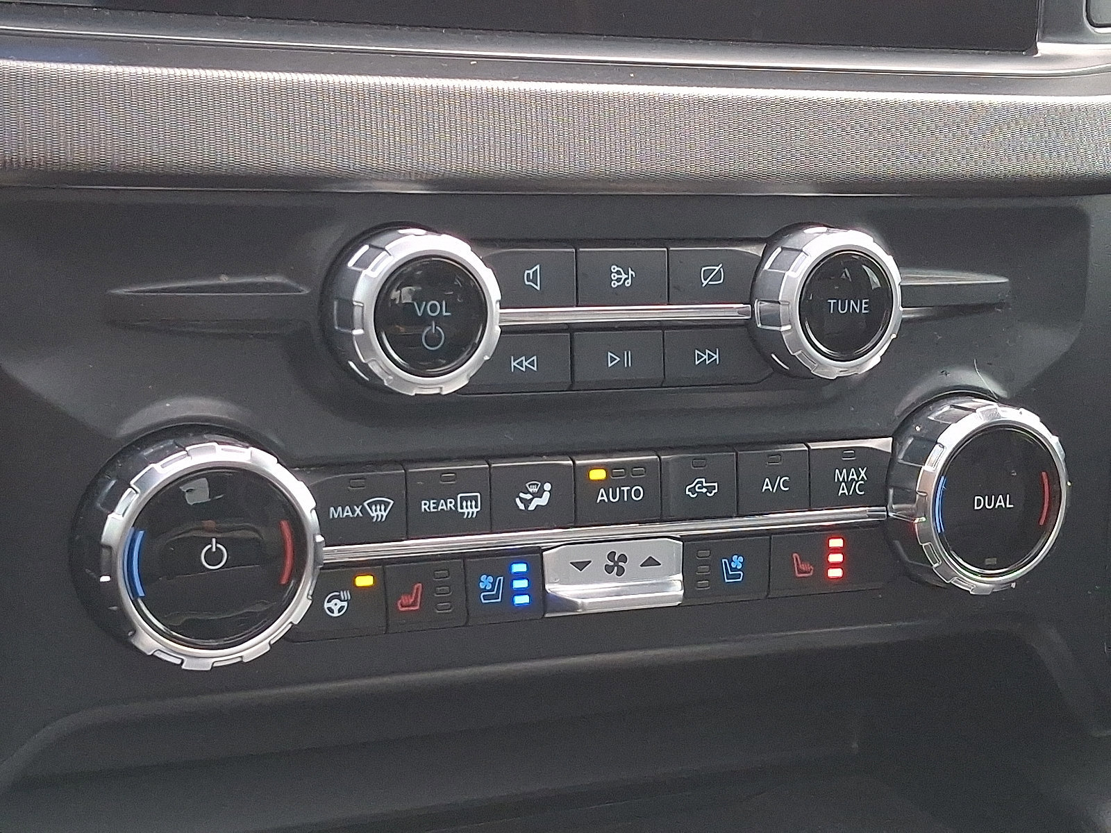 Certified 2024 Ford F250 Platinum w/ Tremor Off-Road Package image 16