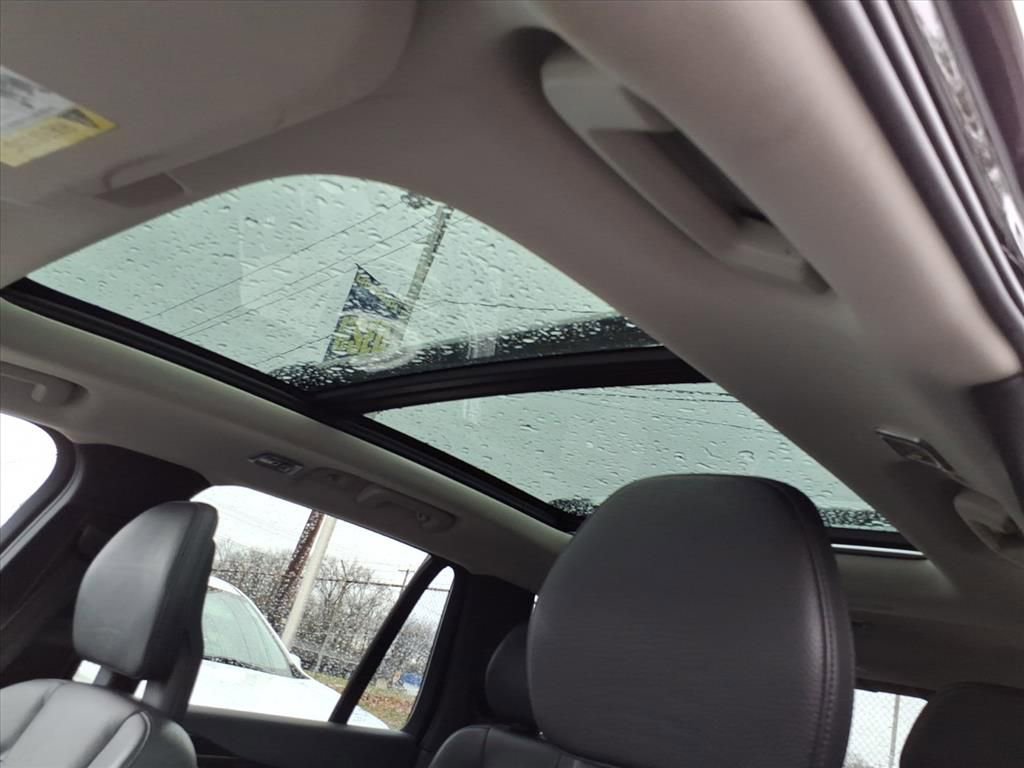 Used 2017 Volvo XC90 T6 Momentum w/ Vision Package image 18