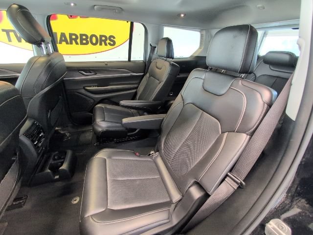 Used 2023 Jeep Grand Cherokee L Limited w/ Luxury Tech Group II AWD/4WD image 32