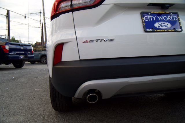 Certified 2025 Ford Escape Active FWD image 10