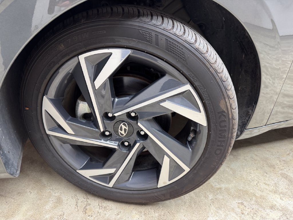 Used 2025 Hyundai Elantra Sport FWD image 27