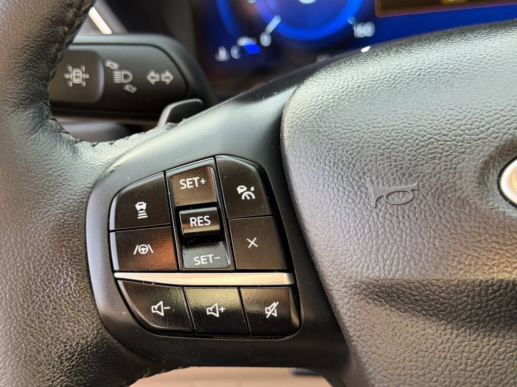 Certified 2020 Ford Escape Titanium AWD/4WD image 25