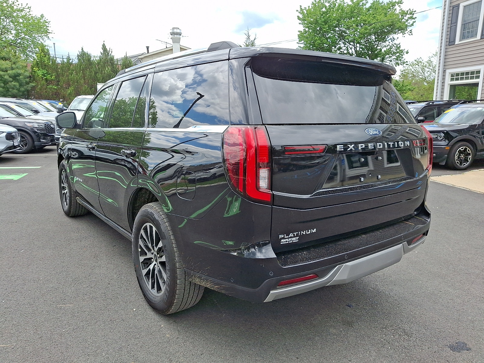 Certified 2025 Ford Expedition Platinum AWD/4WD image 7