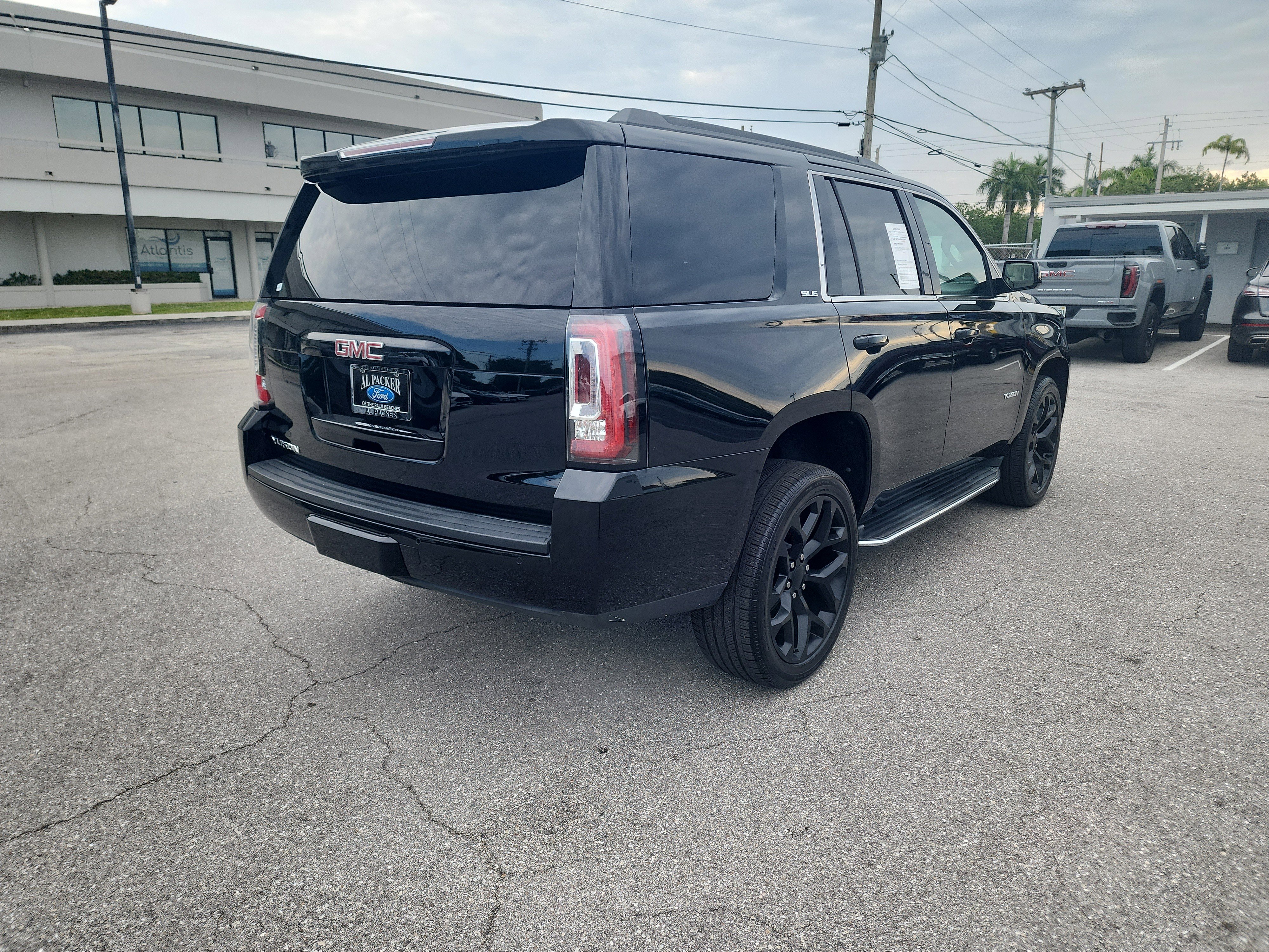 Used 2018 GMC Yukon SLE RWD image 5