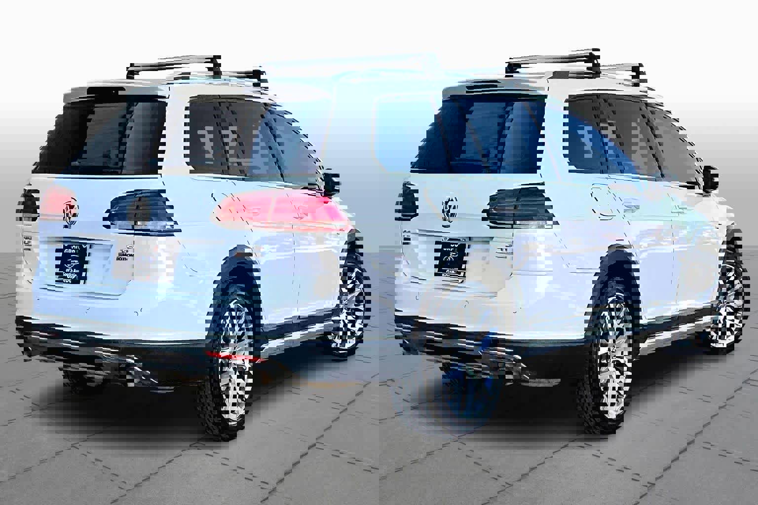 Used 2018 Volkswagen Golf Alltrack SEL image 3