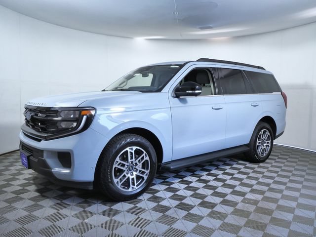 Certified 2025 Ford Expedition Active AWD/4WD image 2