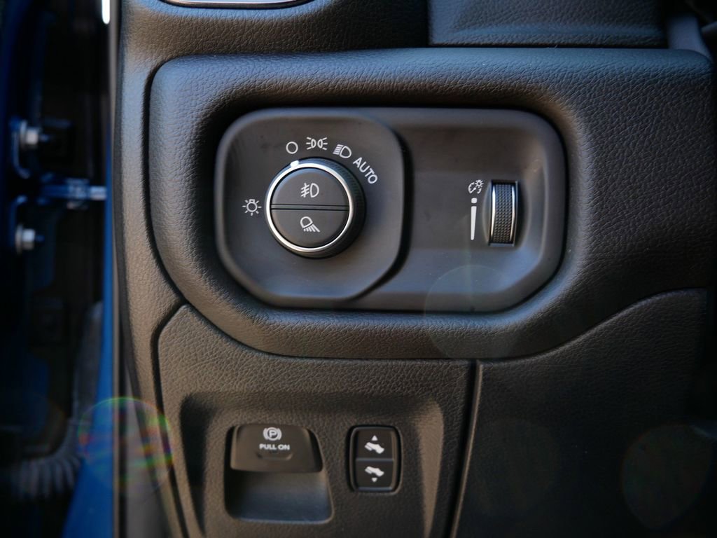 Used 2024 RAM 1500 Big Horn AWD/4WD image 18